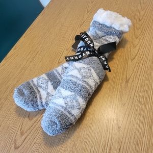 DKNY cozy house socks slippers new